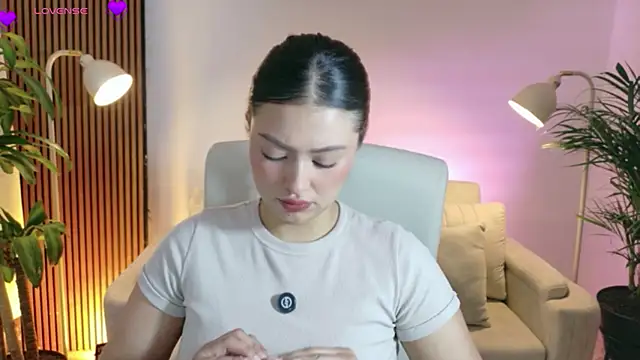 victoria   moon online show from 9, 4, 2026