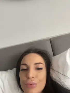 SiaRyder online show from 17, 6, 2026