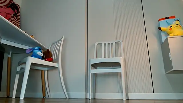 minji snow online show from 6, 4, 2026