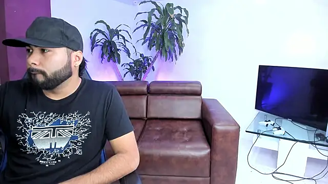 Snapshot of HotThreesoome chatting on 17, 12, 2025 HotThreesoome online show from 17, 12, 2025