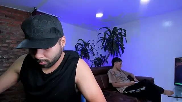 Snapshot of HotThreesoome chatting on 19, 12, 2025 HotThreesoome online show from 19, 12, 2025