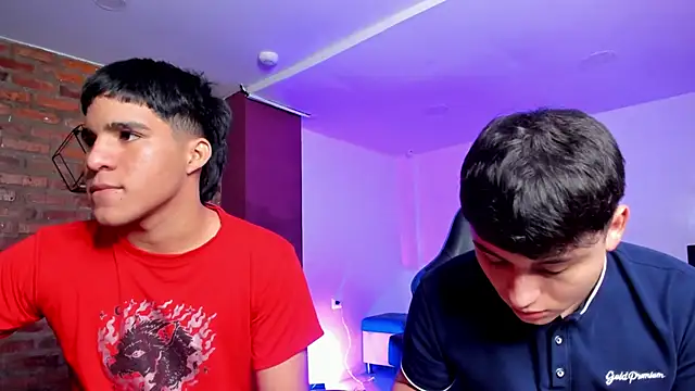 Snapshot of HotThreesoome chatting on 3, 3, 2026 HotThreesoome online show from 3, 3, 2026