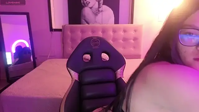 Sara valderrama  online show from 1, 4, 2026