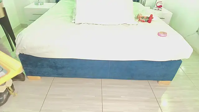 Snapshot of Velora_nigth chatting on 18, 12, 2025 Velora nigth online show from 18, 12, 2025