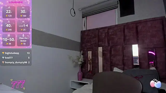 Kiara Fox   online show from 12, 4, 2026