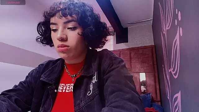 Kiara Fox   online show from 26, 5, 2026
