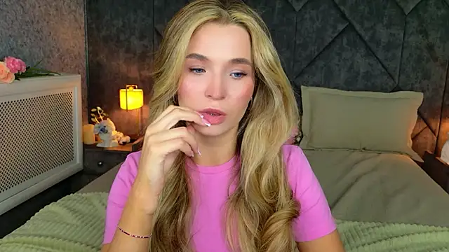 Lina Sinerz online show from 8, 7, 2026