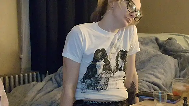 blondebombshell4343 online show from 16, 12, 2025