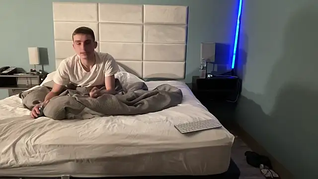 cosmiccloudpig online show from 2, 2, 2026