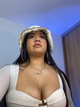 yeniffer valens online show from 14, 12, 2025