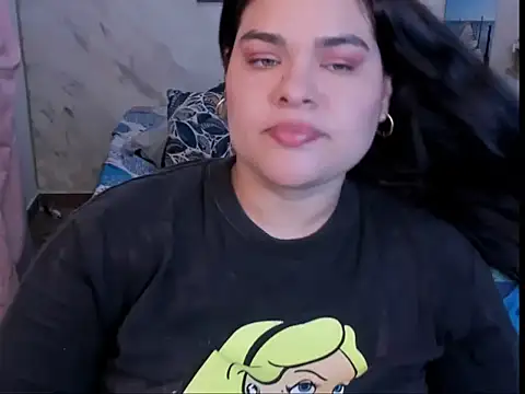 Snapshot of NinaFuentes2X chatting on 10, 5, 2026 NinaFuentes2X online show from 10, 5, 2026