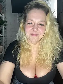 JenniferCarmen online show from 5, 4, 2026