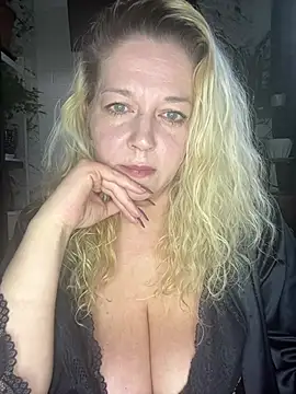 JenniferCarmen online show from 6, 4, 2026