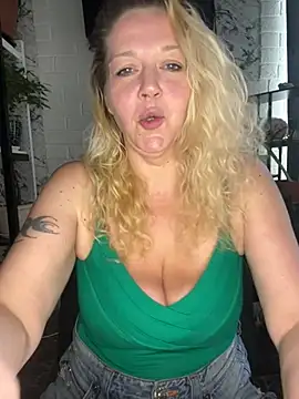 JenniferCarmen online show from 5, 7, 2026