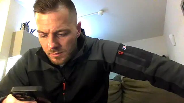 cheekycherryx online show from 22, 2, 2026