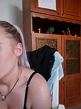 ChristinaWheeled11 online show from 27, 2, 2026