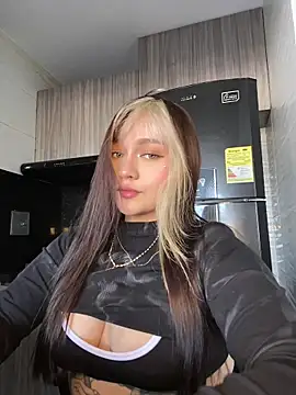 Snapshot of Daniela_ruizz chatting on 29, 6, 2026 Daniela ruizz online show from 29, 6, 2026