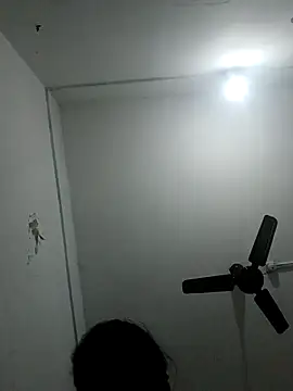 nehakapoor89 online show from 22, 12, 2025