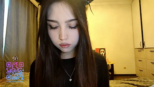 Qwami Amie online show from 10, 2, 2026