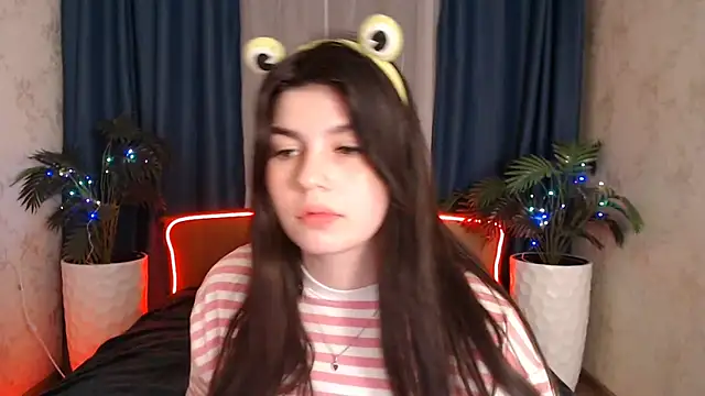 KisaModel online show from 15, 12, 2025