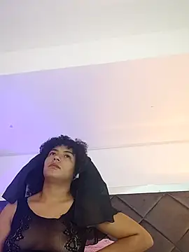 LunaaCurly online show from 8, 4, 2026