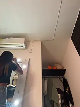 Valeria-escobar online show from 17, 5, 2026