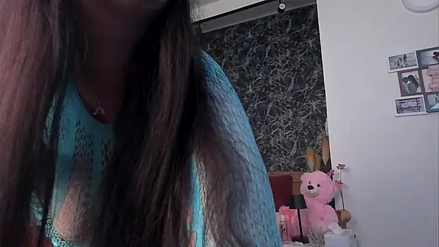 Snapshot of ZuriSaint chatting on 14, 7, 2026 ZuriSaint online show from 14, 7, 2026