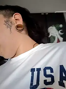 Divine Pouvoir online show from 27, 2, 2026