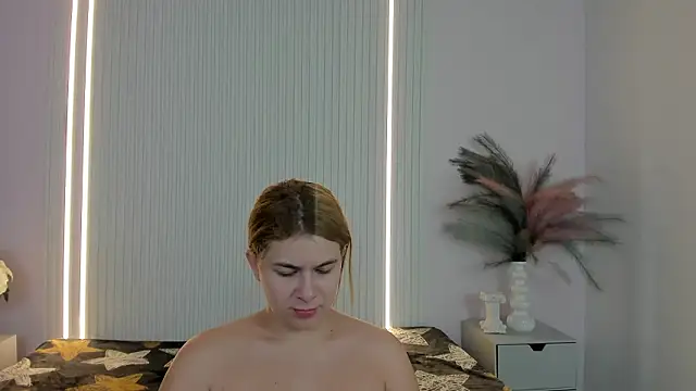 VivianOwen9 online show from 2, 3, 2026