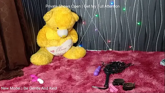 khushigoesnaughty0 online show from 3, 2, 2026