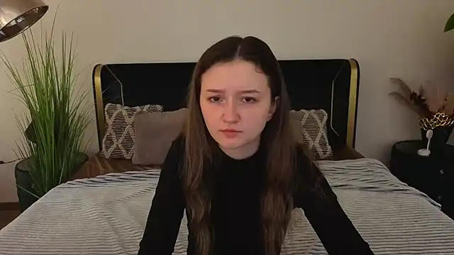 CyrenaLuxe online show from 21, 3, 2026