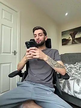 Juliann69Ramiro online show from 27, 2, 2026