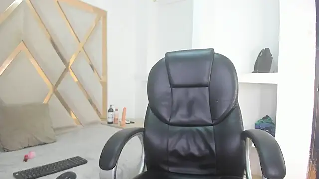 Selenaasm online show from 14, 2, 2026