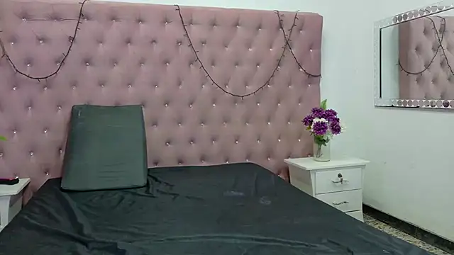 ValentinaFranco1 online show from 22, 12, 2025