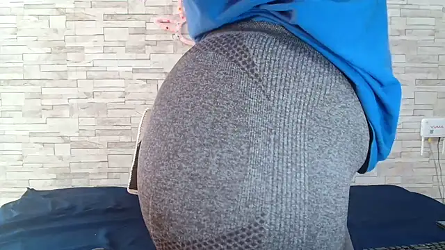 Yellowmellow01 online show from 14, 4, 2026