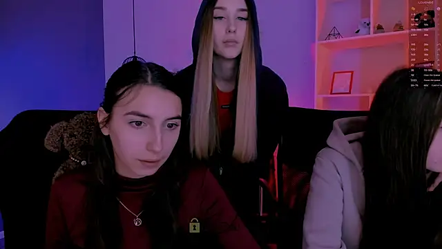 mila firee online show from 10, 4, 2026