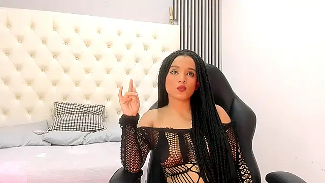 khiara    online show from 15, 12, 2025