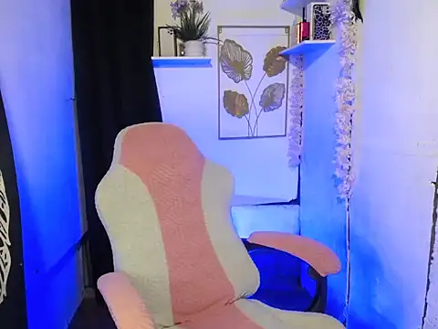 stripyapril online show from 15, 5, 2026