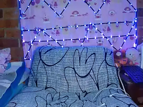 Snapshot of LunaVinxxen chatting on 12, 2, 2026 LunaVinxxen online show from 12, 2, 2026