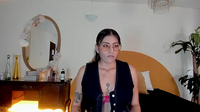 liaa moretti  online show from 10, 2, 2026