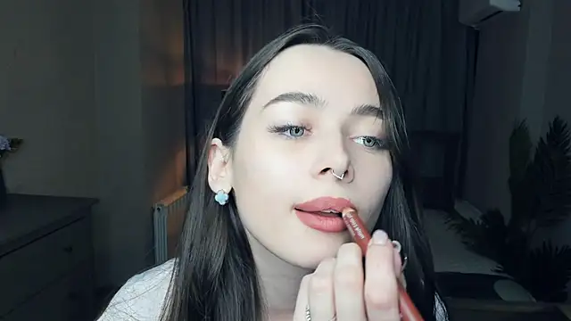 Snapshot of YvonneRobes chatting on 1, 2, 2026 YvonneRobes online show from 1, 2, 2026