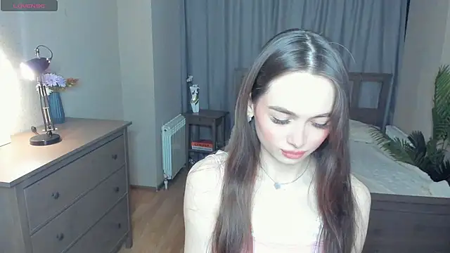 Snapshot of YvonneRobes chatting on 5, 3, 2026 YvonneRobes online show from 5, 3, 2026