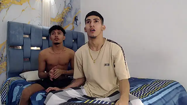 Snapshot of DIAMOND_BLACKS chatting on 2, 4, 2026 DIAMOND BLACKS online show from 2, 4, 2026