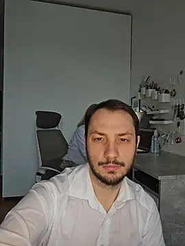 Lovebackground online show from 3, 3, 2026