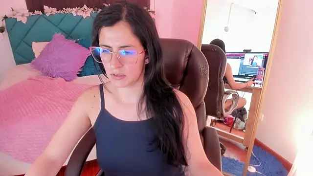 Snapshot of Isa_Emm chatting on 6, 2, 2026 Isa Emm online show from 6, 2, 2026