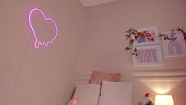  emily  st online show from 16, 12, 2025