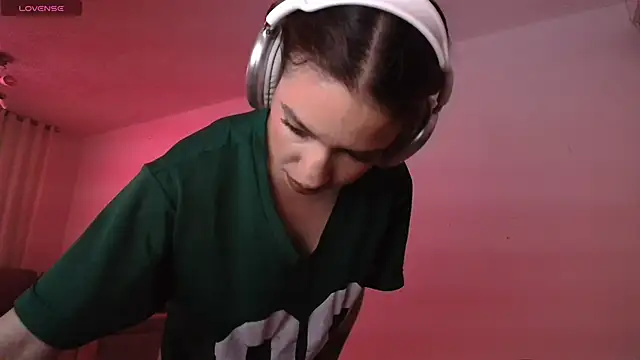 alina lee online show from 13, 4, 2026