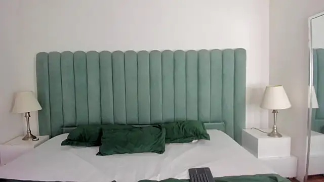 Scarlett  Noir online show from 17, 4, 2026