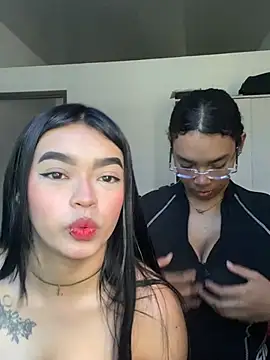 Emmy And Luna online show from 12, 7, 2026