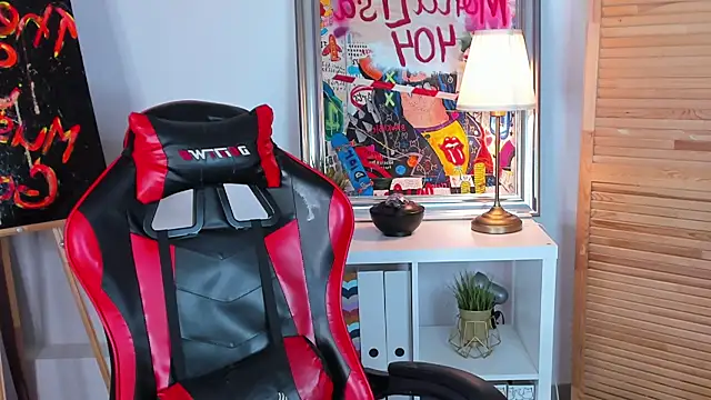 Snapshot of katymeaw chatting on 6, 4, 2026 katymeaw online show from 6, 4, 2026